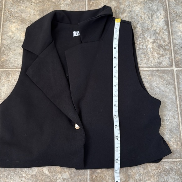Tailored Cropped Vest Cut-out Back Small Black - Picture 6 of 7